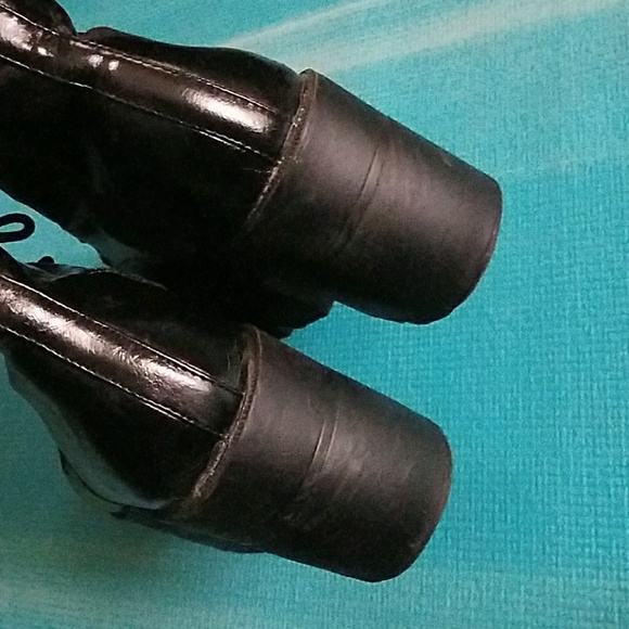 Black Platform Boots - Picture 5 of 5